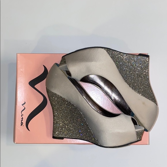 Nina Mahala Wedge - Picture 1 of 8